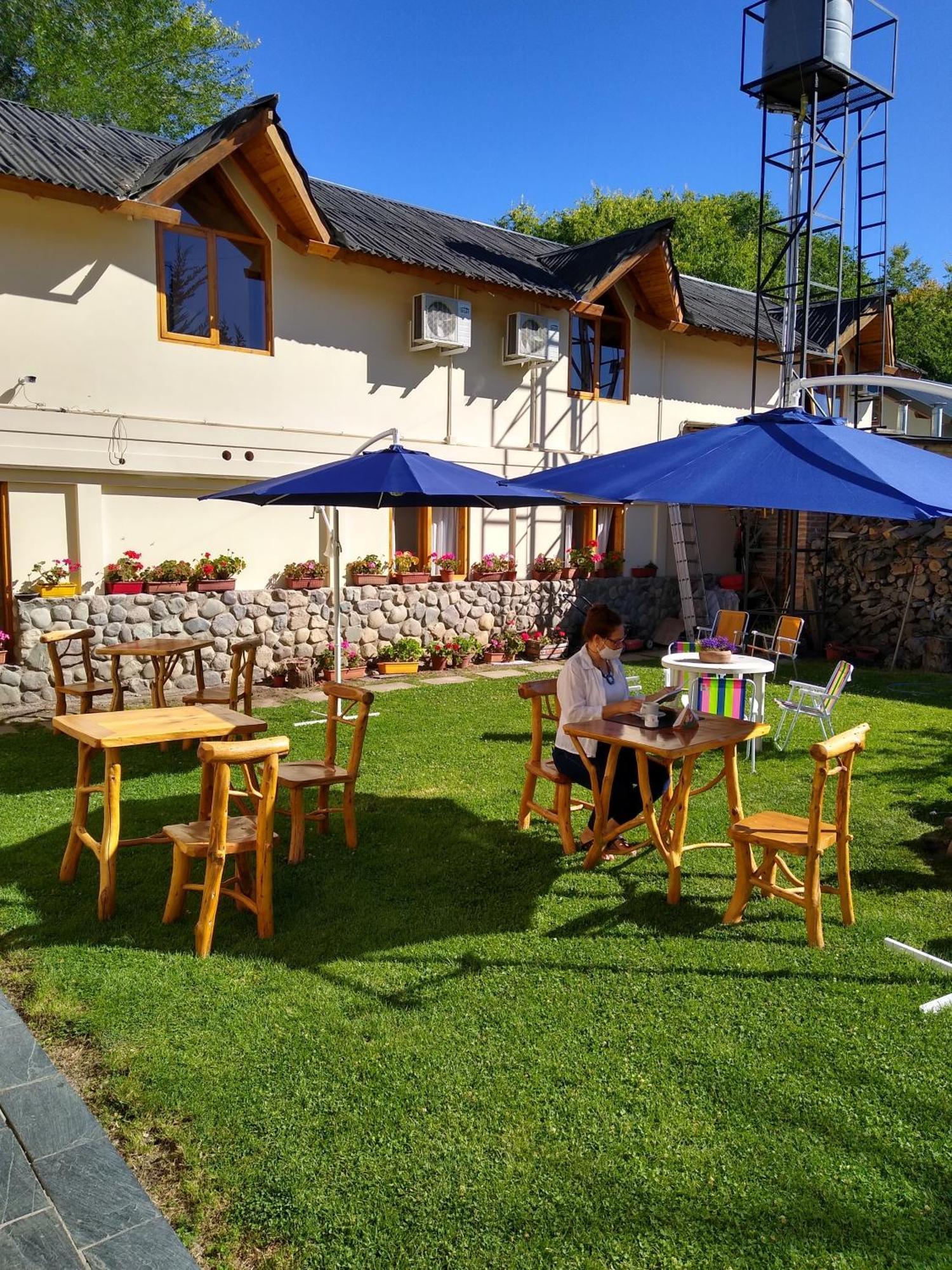 Hotel Y Cabanas Casa De Piedra Trevelín Exterior foto